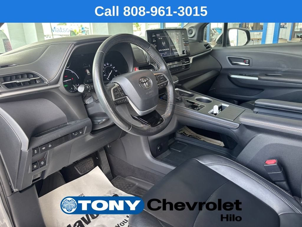 2022 Toyota Sienna XLE Woodland Edition