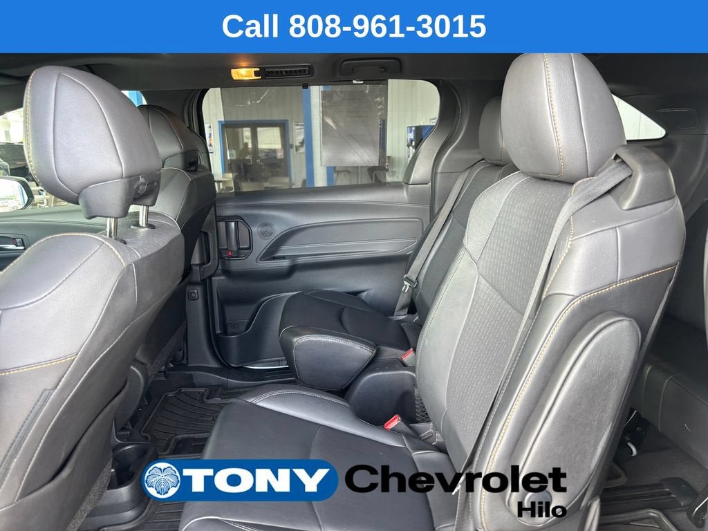 2022 Toyota Sienna XLE Woodland Edition