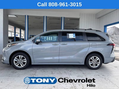 2022 Toyota Sienna XLE Woodland Edition